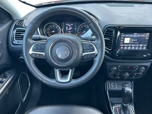 Used 2021 Jeep Compass Latitude image 14