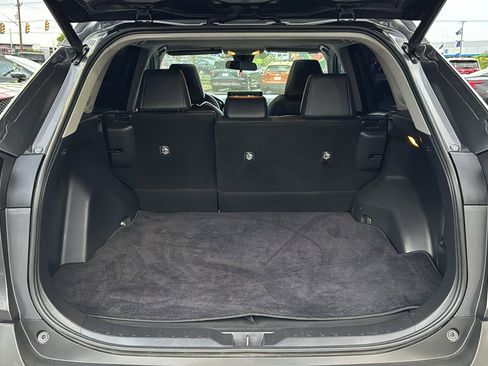 Used 2021 Toyota RAV4 XLE Premium image 19