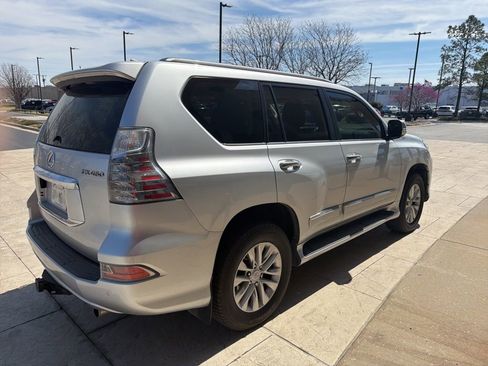 Used 2017 Lexus GX 460 Premium w/ Premium Package image 6