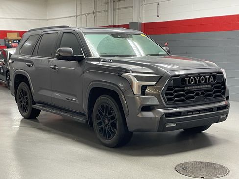 Used 2023 Toyota Sequoia SR5 image 2