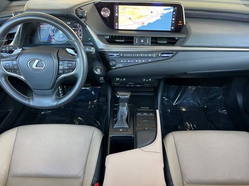 Used 2019 Lexus ES 350 w/ Premium Package image 16