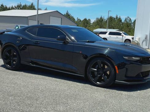 Used 2021 Chevrolet Camaro LT RWD image 2
