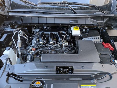 Used 2023 Nissan Pathfinder S image 30