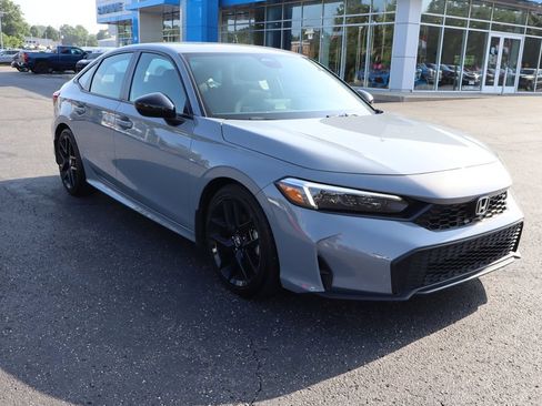 Used 2025 Honda Civic Sport image 2