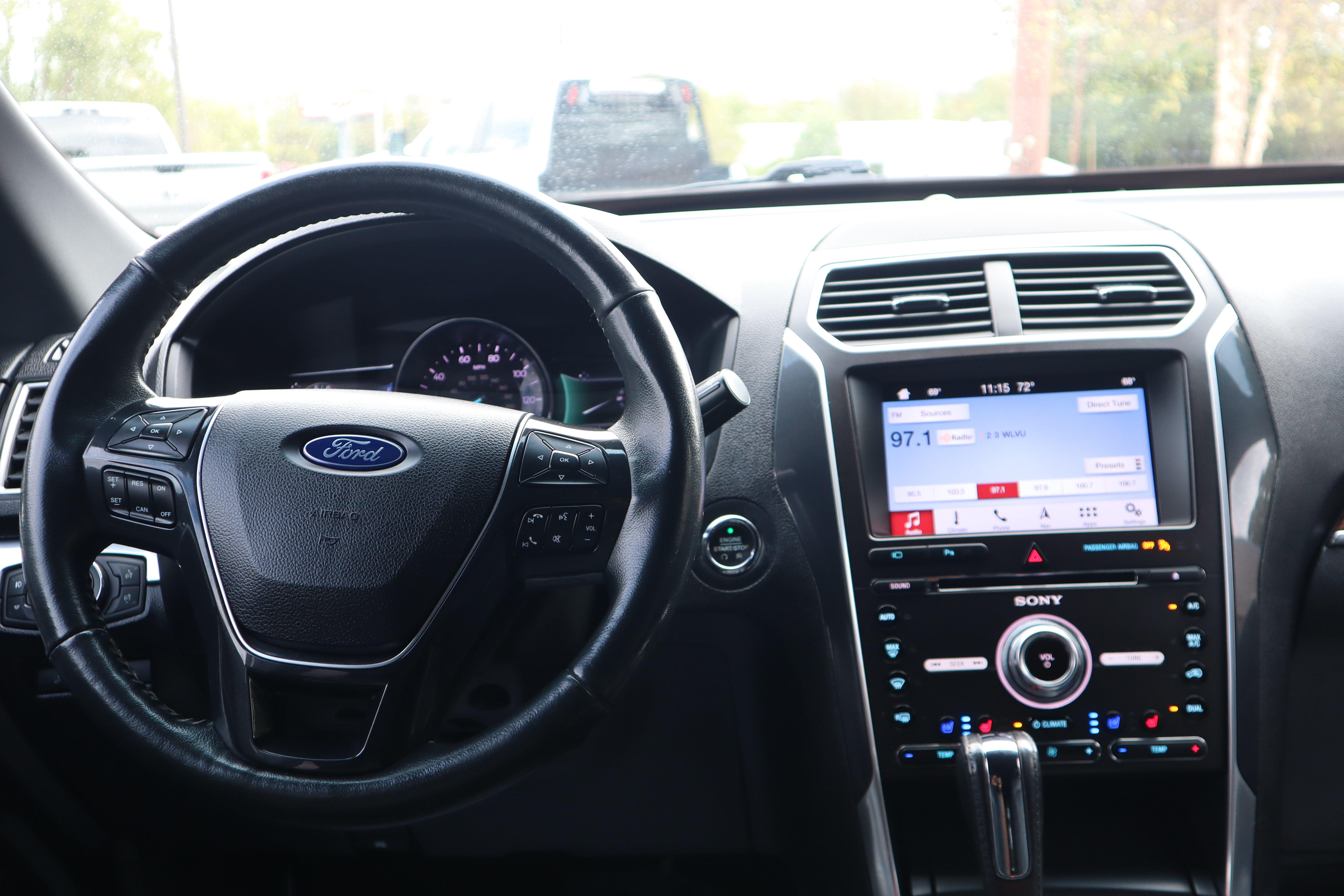 Used 2017 Ford Explorer Limited FWD image 12
