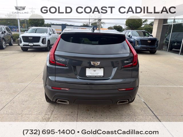 Used 2020 Cadillac XT4 Luxury w/ Cold Weather Package FWD image 3