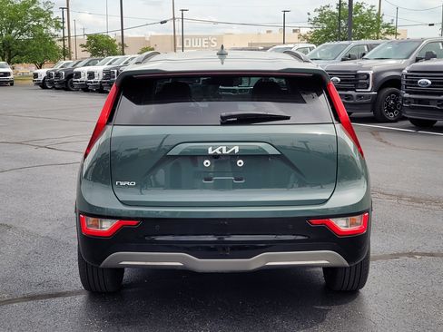 Used 2023 Kia Niro Wind w/ Wind Preserve Package FWD image 5