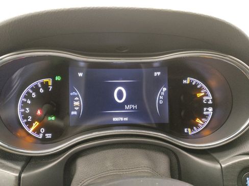 Used 2018 Jeep Grand Cherokee Limited image 23