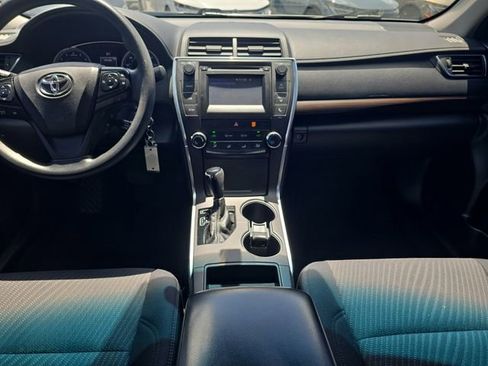 Used 2017 Toyota Camry LE FWD image 14