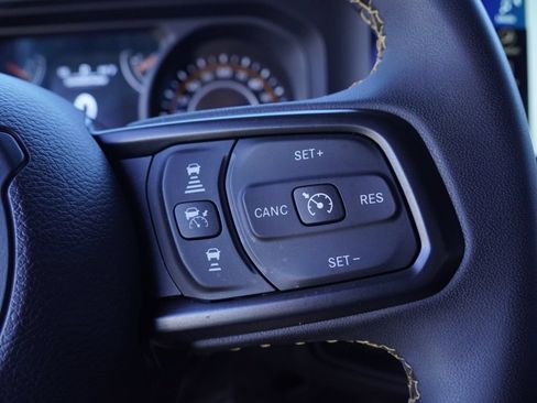 Used 2024 Jeep Wrangler Unlimited Sport AWD/4WD image 15