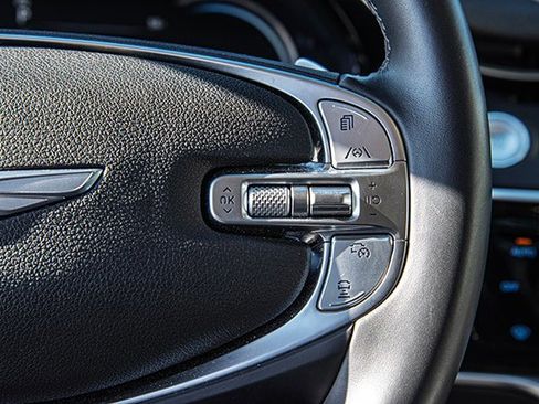 Used 2025 Genesis GV70 2.5T image 10