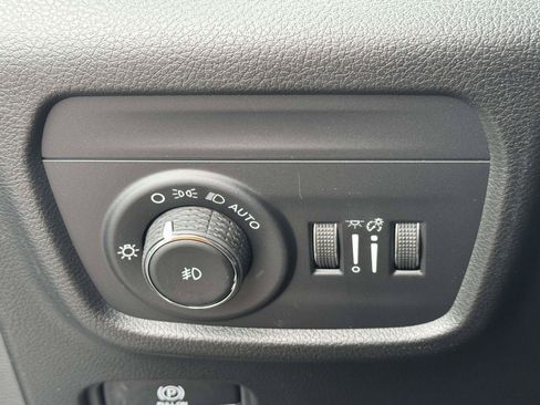 New 2026 Jeep Grand Cherokee Limited AWD/4WD image 9