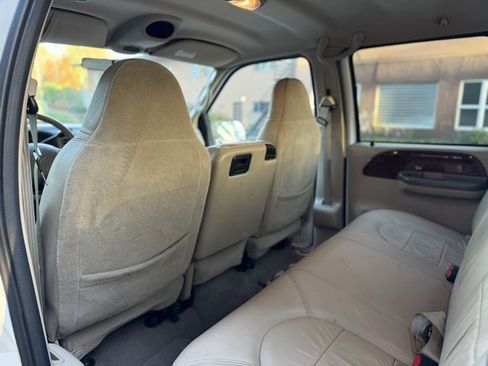 Used 2000 Ford F250 Lariat image 22