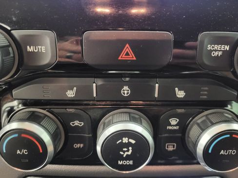 Used 2019 RAM 1500 Big Horn image 10