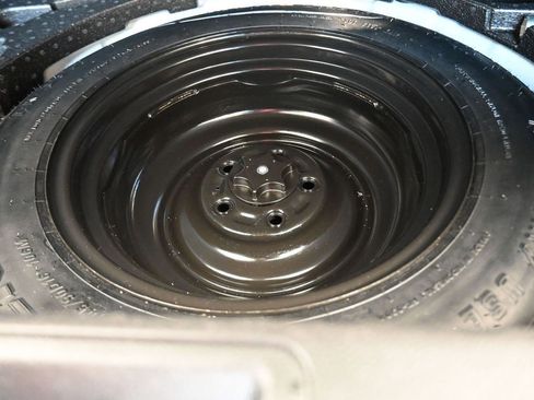 Used 2022 Nissan Rogue Sport S image 43