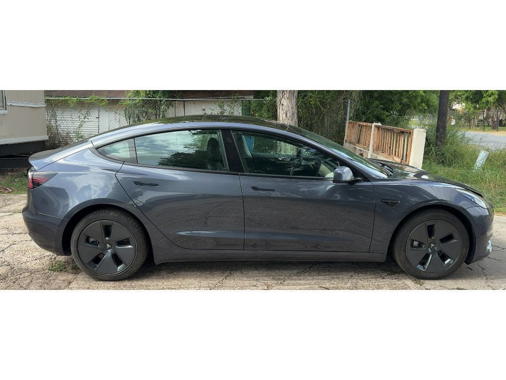 Used 2021 Tesla Model 3 Standard Range Plus RWD image 2