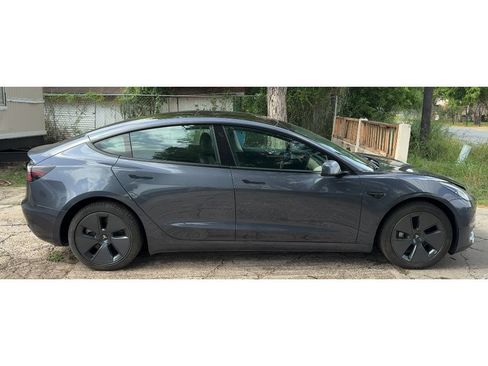 Used 2021 Tesla Model 3 Standard Range Plus RWD image 2