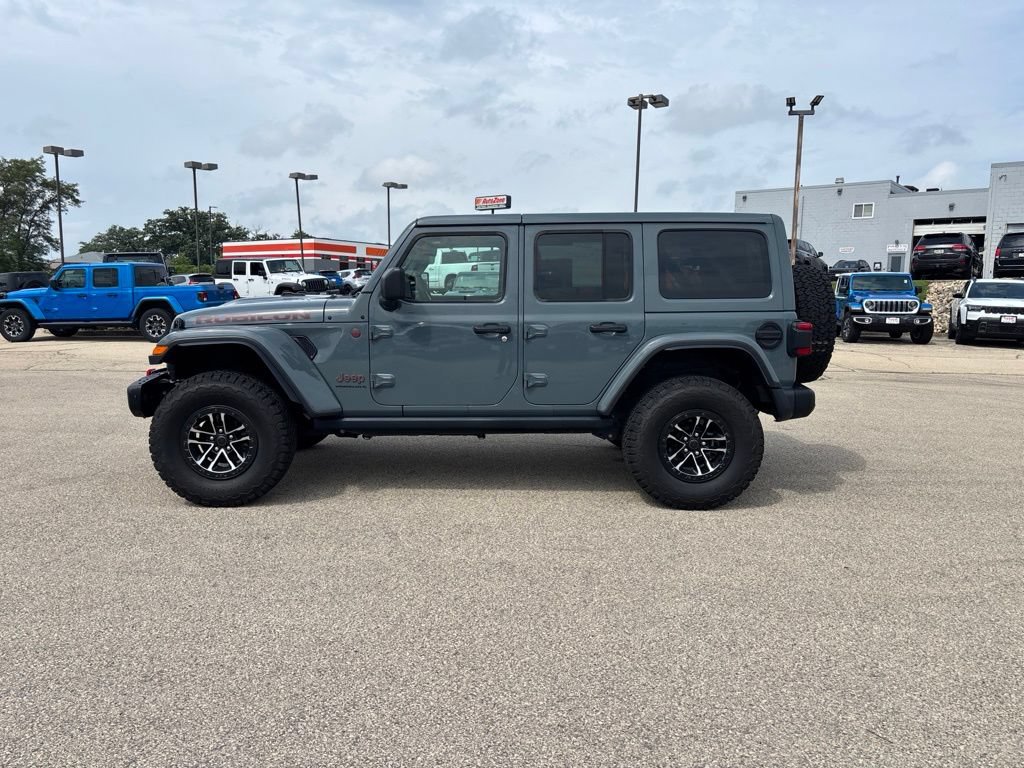 Used 2025 Jeep Wrangler Unlimited Rubicon AWD/4WD image 2