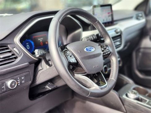 Certified 2022 Ford Escape SEL w/ Technology Package image 19