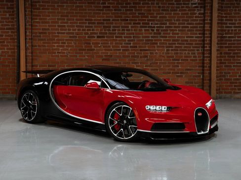 Used 2019 Bugatti Chiron image 1