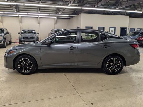 Used 2024 Nissan Sentra SV image 9