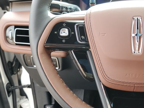 New 2026 Lincoln Aviator Reserve w/ Jet Appearance Package AWD/4WD image 16