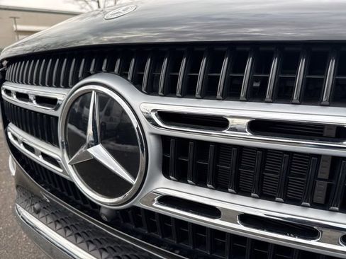 Used 2025 Mercedes-Benz GLE 450e 4MATIC image 4