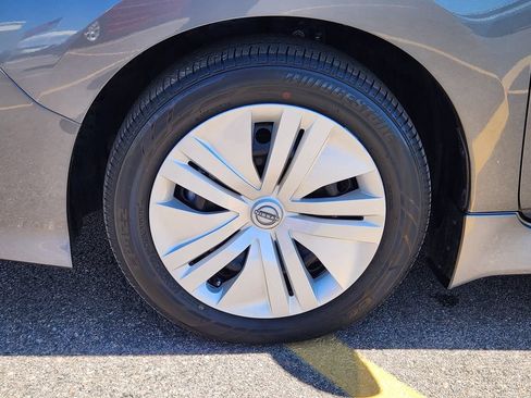 Certified 2025 Nissan Leaf S FWD image 8