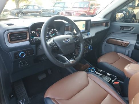 Used 2023 Ford Maverick Lariat w/ Lariat Luxury Package image 18