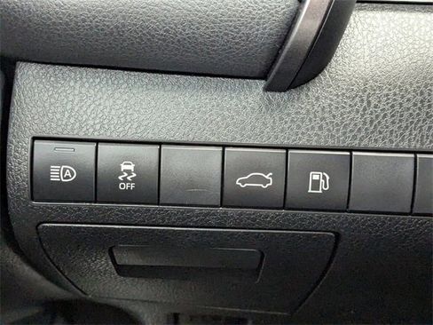 Used 2018 Toyota Camry SE image 21