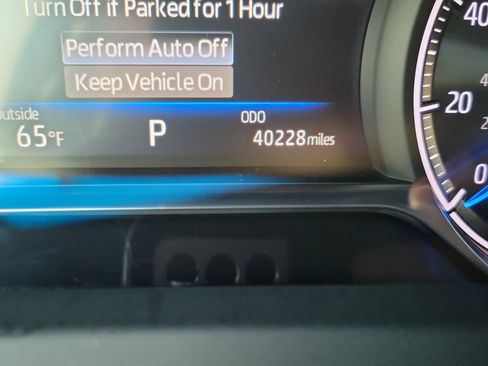 Used 2022 Toyota Venza XLE image 19