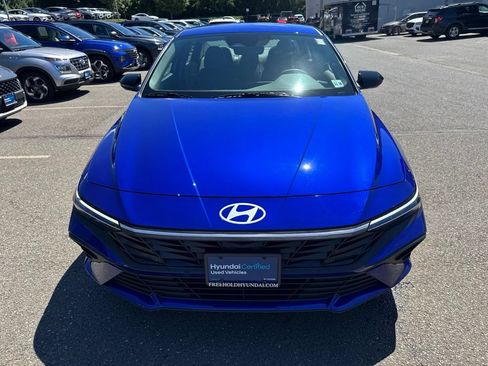 Certified 2025 Hyundai Elantra Sport FWD image 11