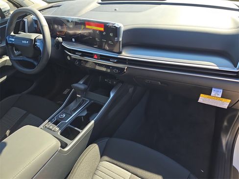 New 2026 Kia Sorento LX image 13