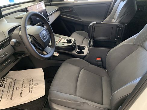 New 2026 Toyota C-HR w/ Cold Weather Package image 9