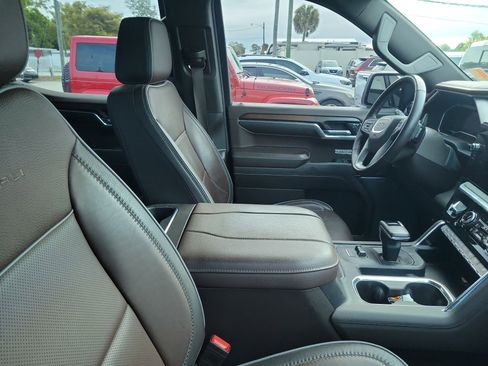 Used 2024 GMC Sierra 1500 Denali w/ Technology Package image 8