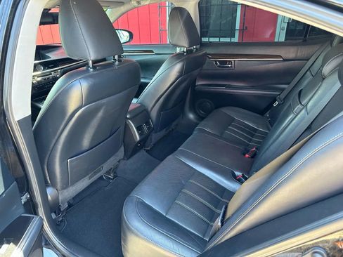 Used 2017 Lexus ES 350 w/ Luxury Package image 8