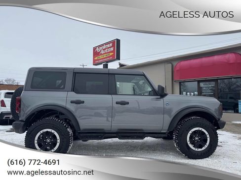 Used 2024 Ford Bronco Black Diamond w/ Sasquatch Package image 1