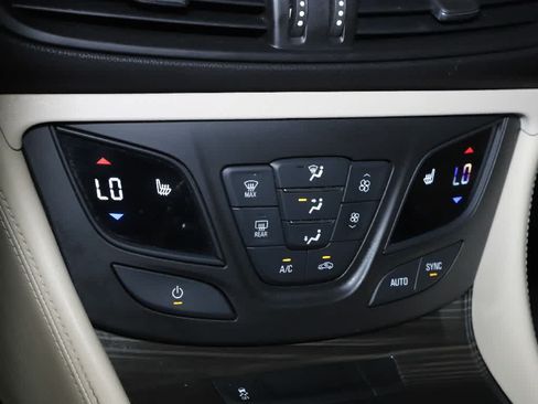 Used 2020 Buick Envision Preferred AWD/4WD image 28