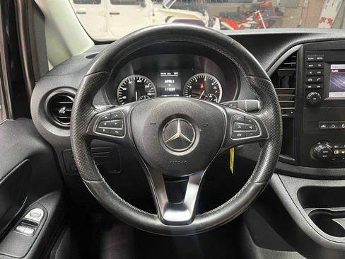 Used 2019 Mercedes-Benz Metris Passenger image 12