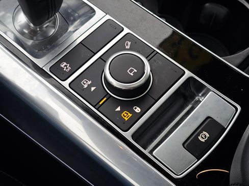 Used 2022 Land Rover Range Rover Sport HSE Silver Edition image 33