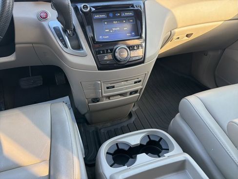 Used 2015 Honda Odyssey Touring Elite image 17