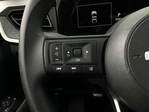 Used 2025 Nissan Kicks SV image 30