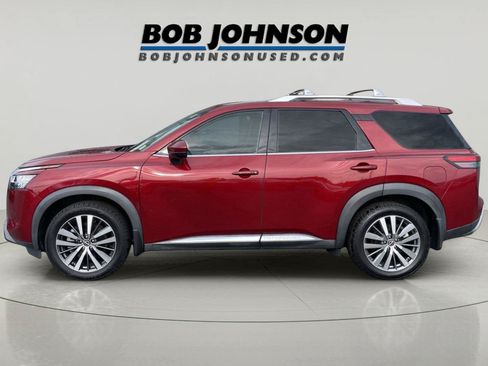 Used 2022 Nissan Pathfinder Platinum w/ Cargo Package AWD/4WD image 6