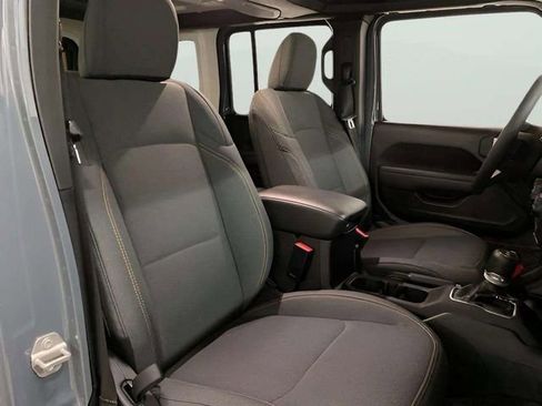 Used 2024 Jeep Wrangler Unlimited image 81