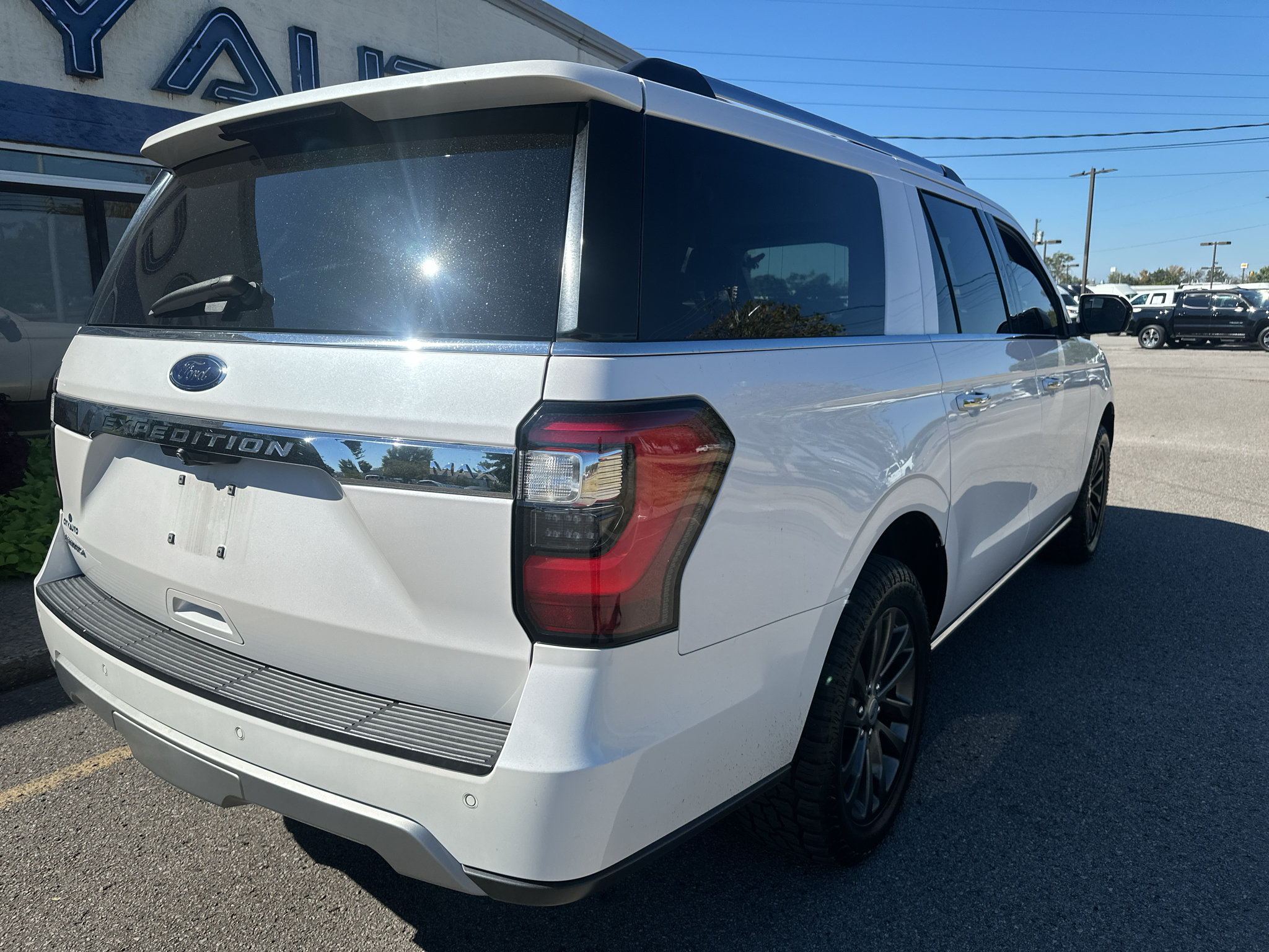 Used 2019 Ford Expedition Max Limited w/ Equipment Group 301A RWD image 4