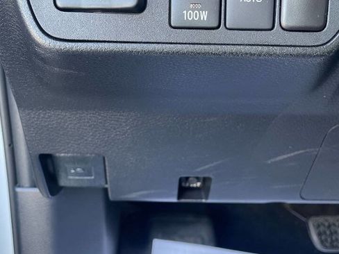 Used 2018 Toyota Tacoma TRD Sport image 22