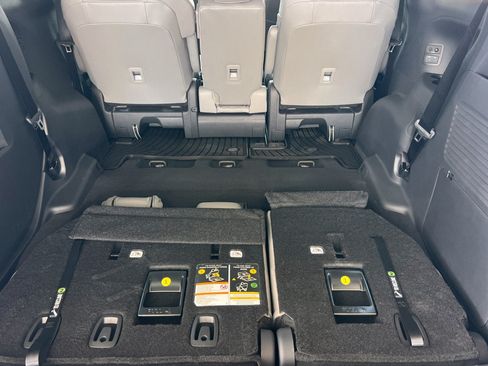 New 2026 Toyota Sienna XLE FWD image 16