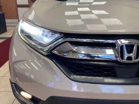 Used 2018 Honda CR-V Touring image 10
