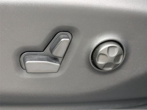 New 2026 Chrysler Pacifica Select image 21