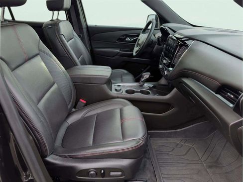 Used 2023 Chevrolet Traverse RS w/ LPO, Floor Liner Package image 22